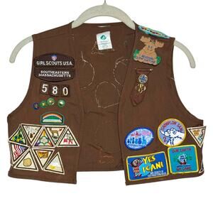 Girl Scouts of America Brownie Vest Massachusetts Pins Patches Size Medium